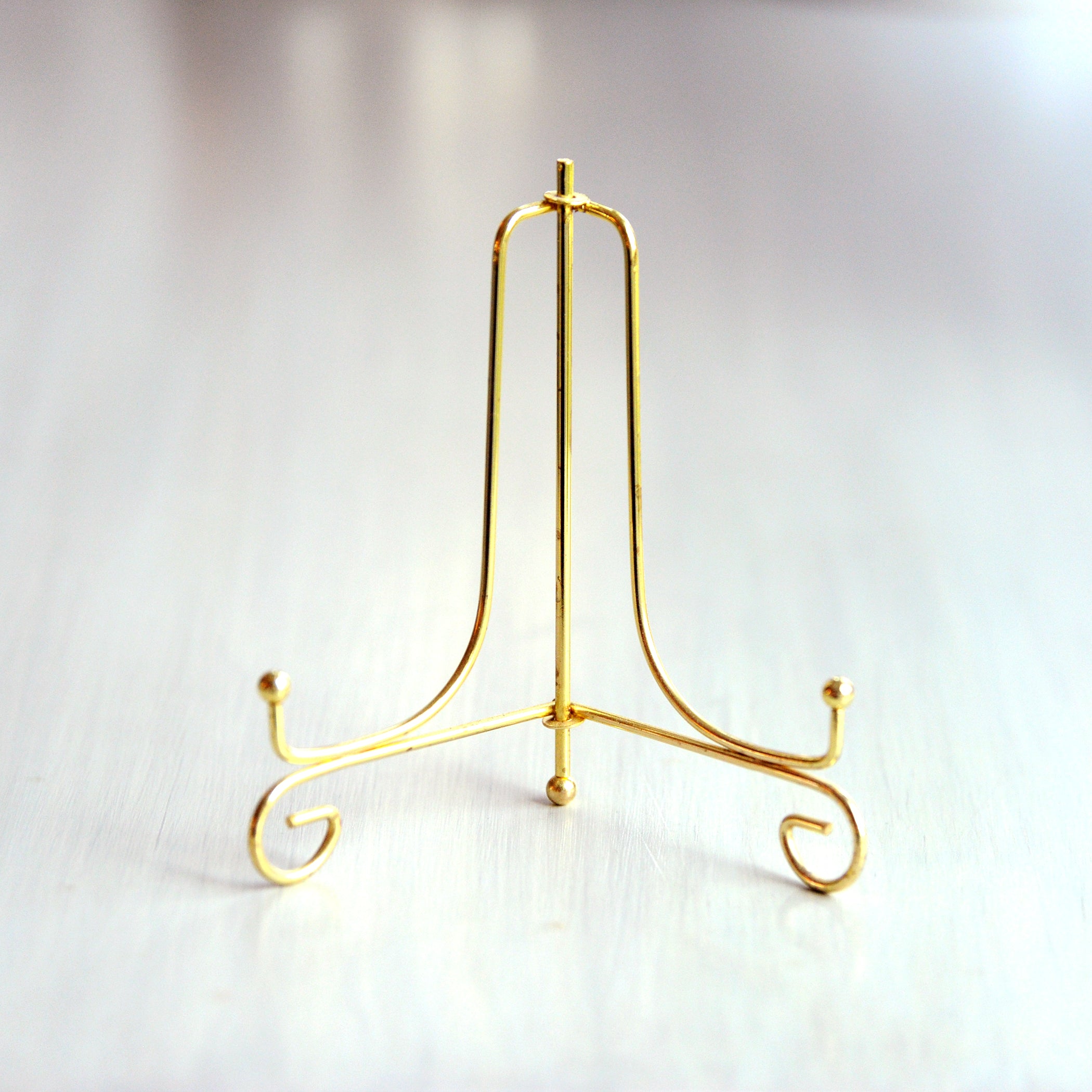 Easel: 4" Gold